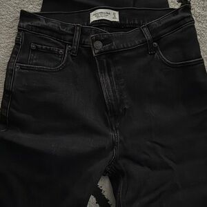 Abercrombie Black 90’s slim straight ultra high rise jeans. Size 27 long (4 long